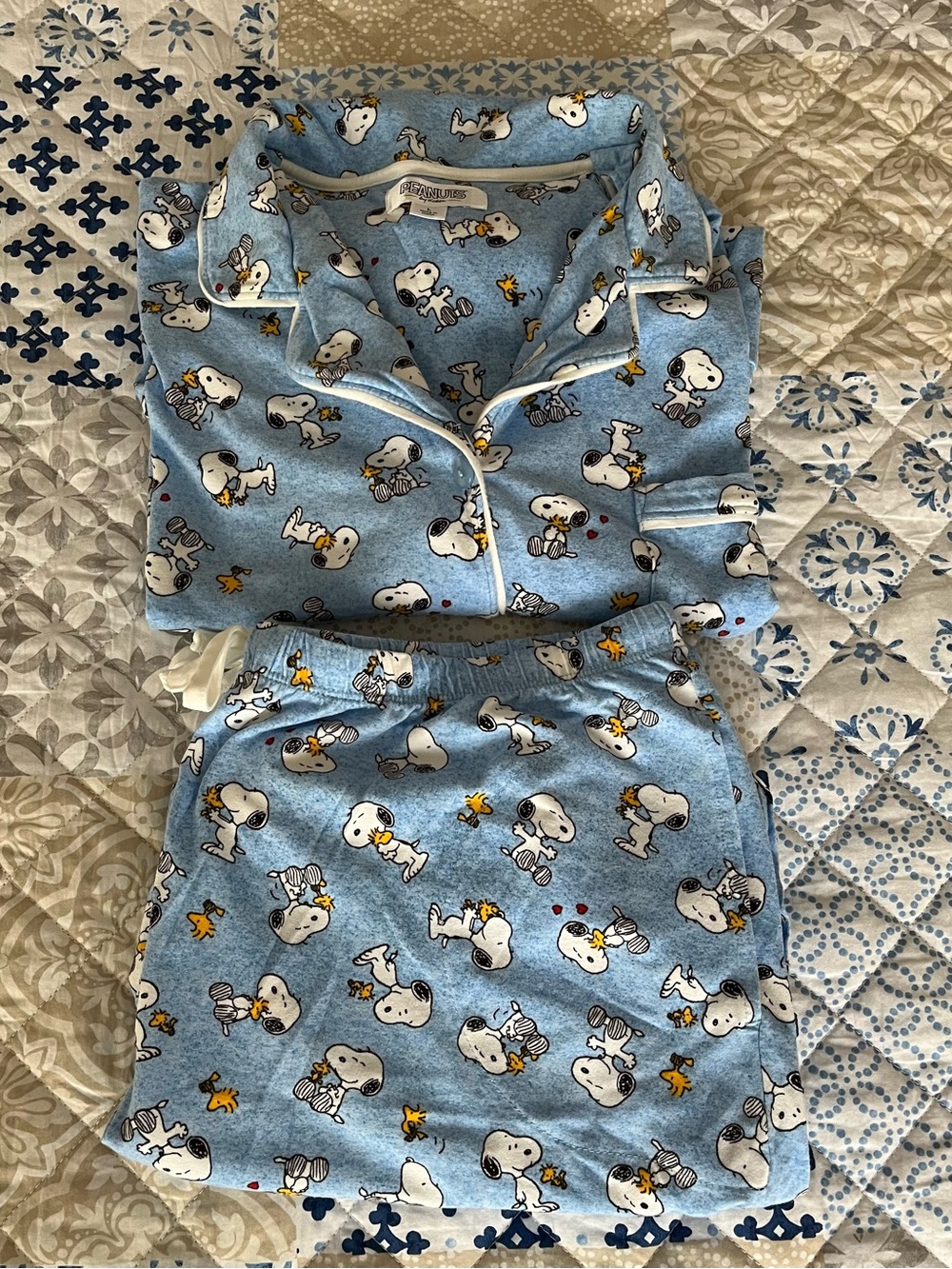 Peanuts Collection Ladies Pajama Set - Picture 1 of 13